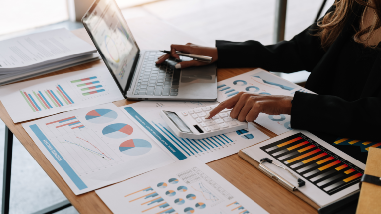 Par définition, les "management fees", ou frais de gestion, sont des rémunérations versées par une filiale à sa société mère en contrepartie de services fournis.